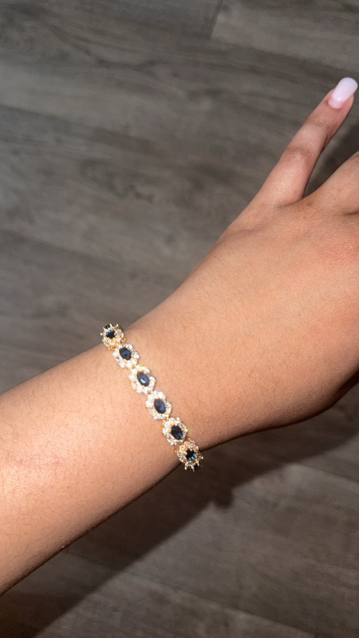 Royal Hour Bracelet 💙👑