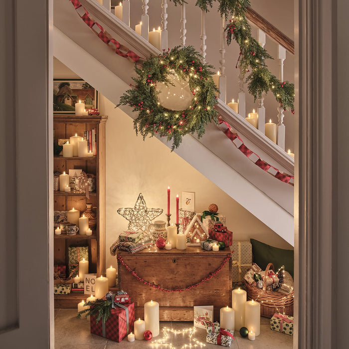 45cm Pre Lit Red Berry Christmas Wreath
