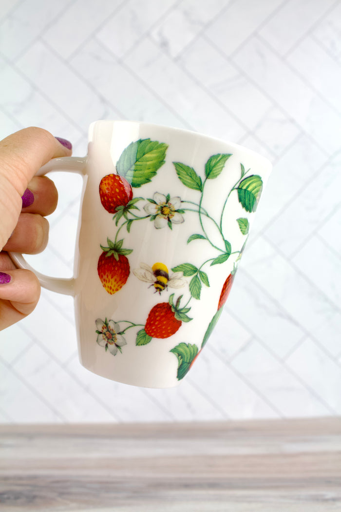 Alpine Strawberry Louise Tea Cup / Mug