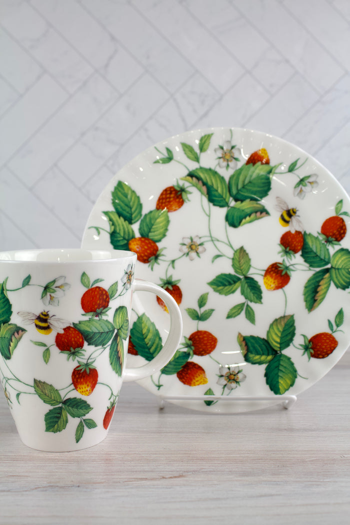 Alpine Strawberry Louise Tea Cup / Mug