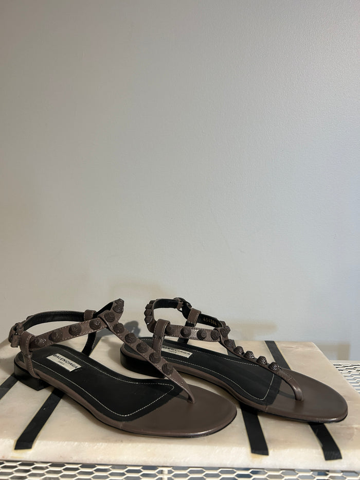 Balenciaga Arena sandals in size 35.5, showcasing stylish shoes with bold design and premium materials.