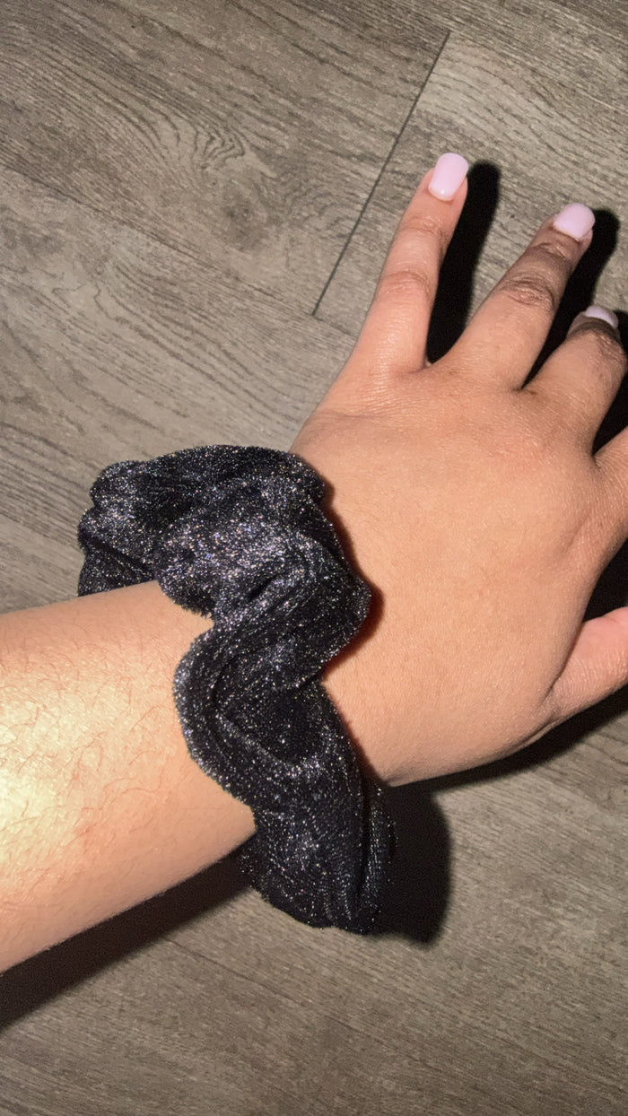 Carry On Scrunchie ✨🖤