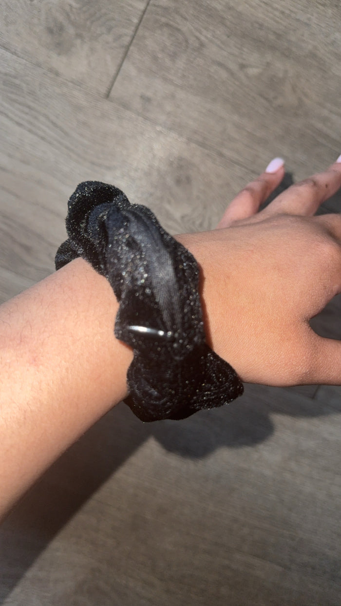 Carry On Scrunchie ✨🖤