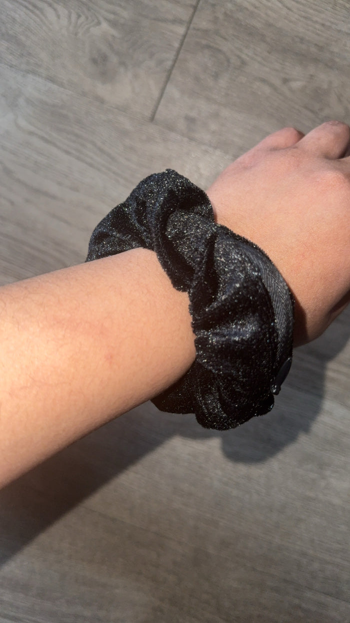 Carry On Scrunchie ✨🖤