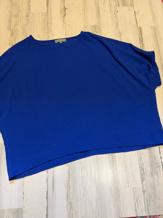 Miss B Pixy & Ivy Fuji Top, stylish women's blouse in a vibrant fabric with a relaxed fit and button-front design.