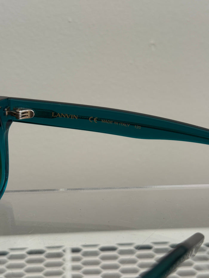 Lanvin Lloyd sunglasses with stylish black frames and tinted lenses, luxury accessories for a sophisticated look.