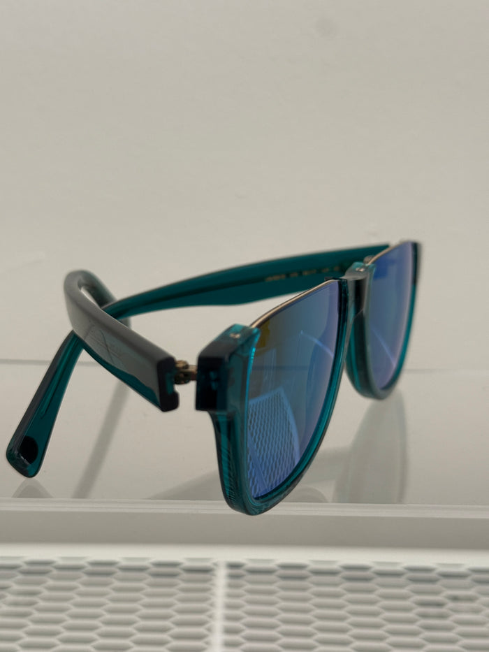 Lanvin Lloyd sunglasses with stylish black frames and tinted lenses, showcasing elegant accessory design.