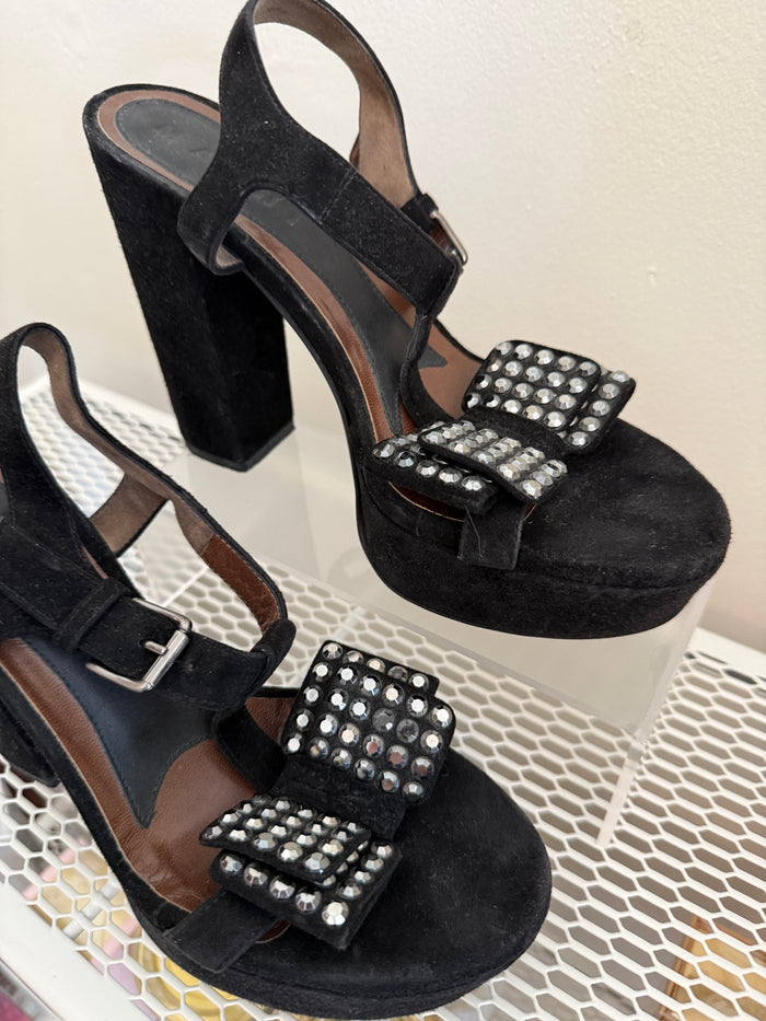 Marni suede sandal with bow detail, size 38, featuring a stylish and elegant design perfect for casual or dressy occasions.