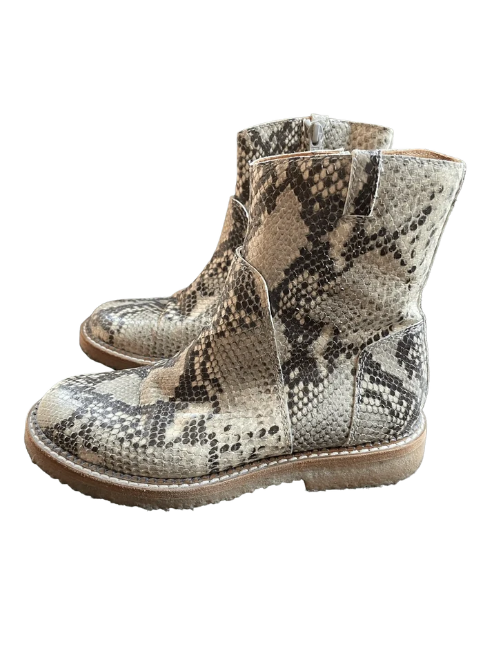 Maison Martin Margiela snakeskin ankle boots in size 35.5, featuring a sleek design with textured snakeskin material.