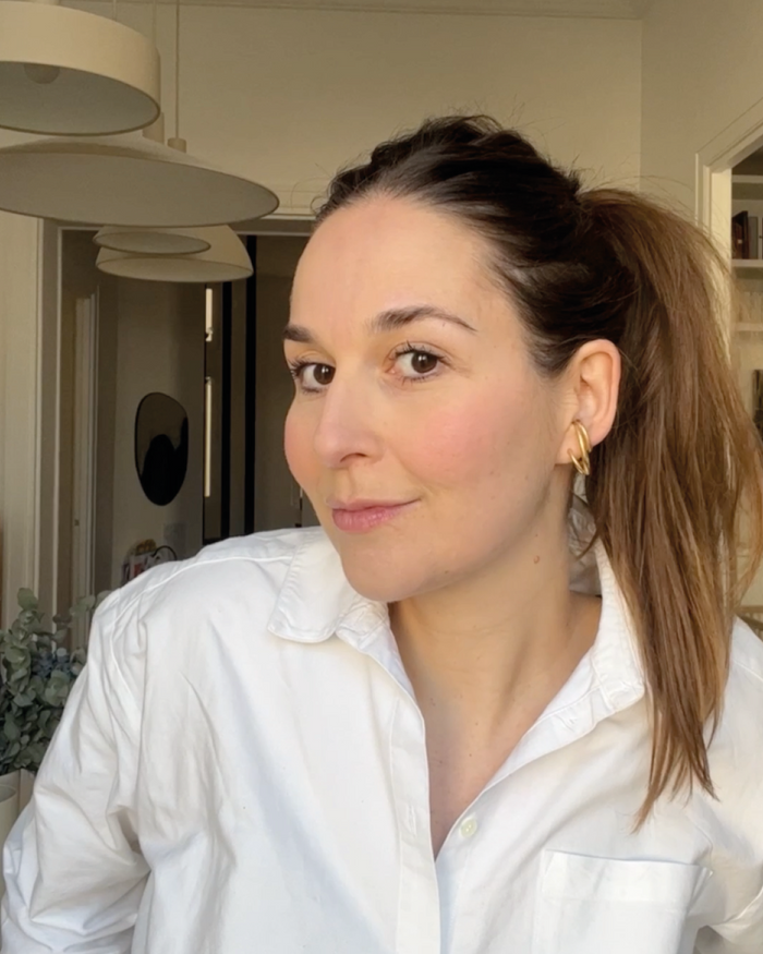 #video-06uyzp9l2u #format-portrait