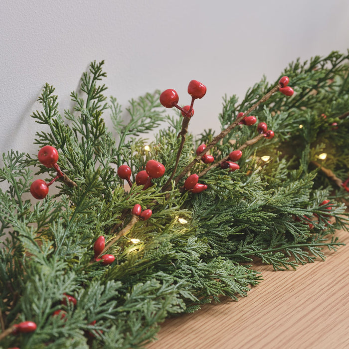Pre Lit Red Berry Christmas Wreath & Garland