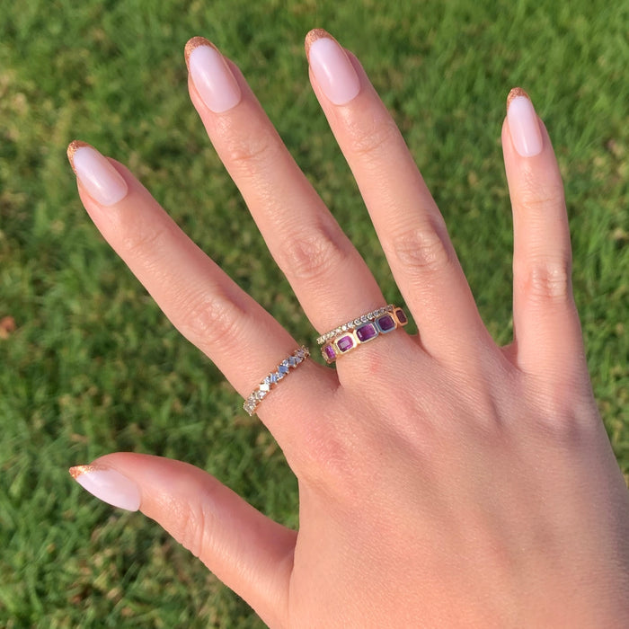 Rose Glitter French | Oval | Medium press-on manicure with soft pink base and rose gold glitter tips in an oval shape