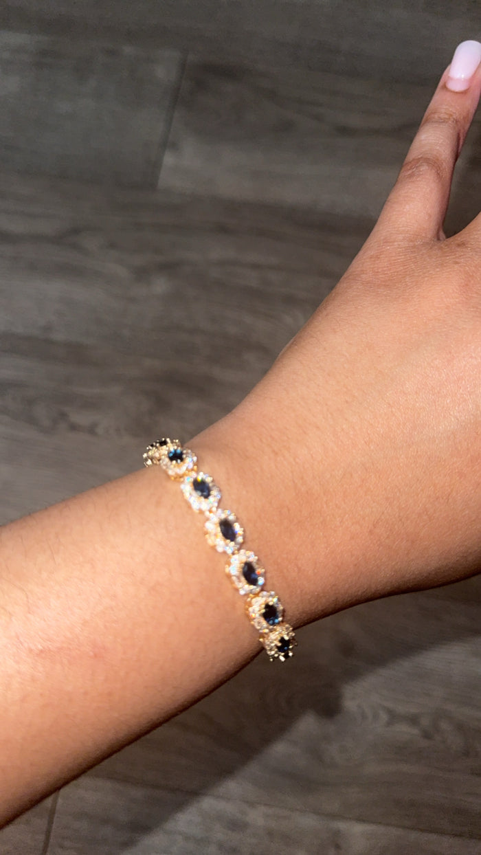 Royal Hour Bracelet 💙👑