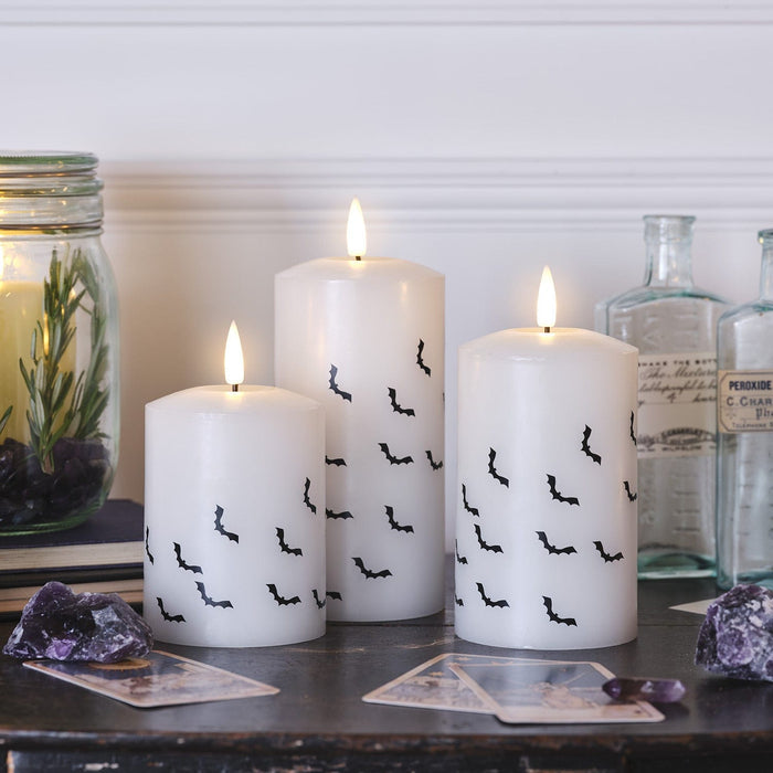 CA24033_3_-4BatsyTruGlow_RealWaxLEDPillarCandles.jpg